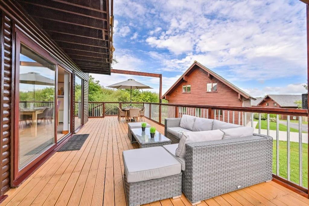 3 Bed Lodge With Ev Point Truro Exterior photo